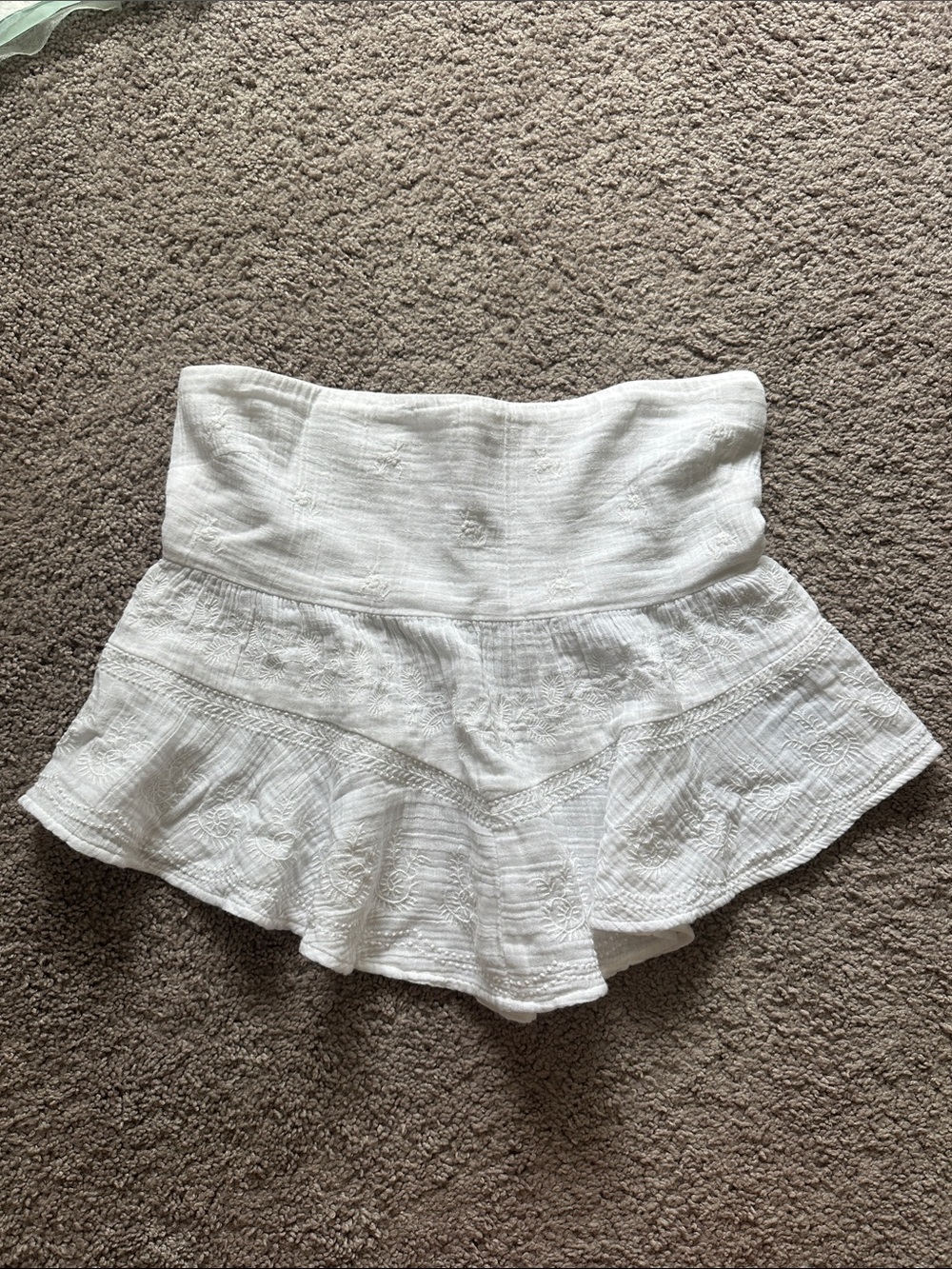American Eagle Strapless White Top
